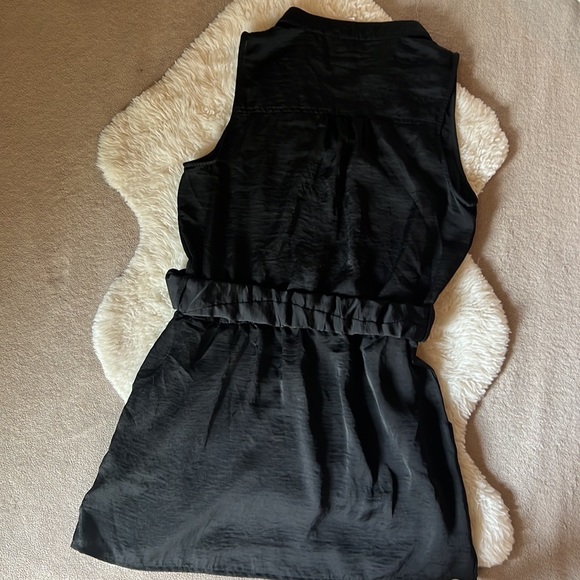 Studio Y black sleeveless dress with elastic belt and has pockets - Picture 5 of 5